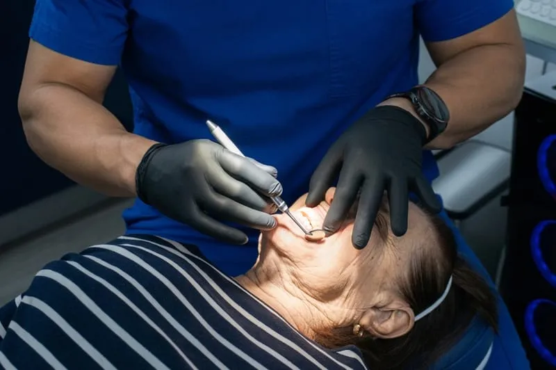 Implante dental